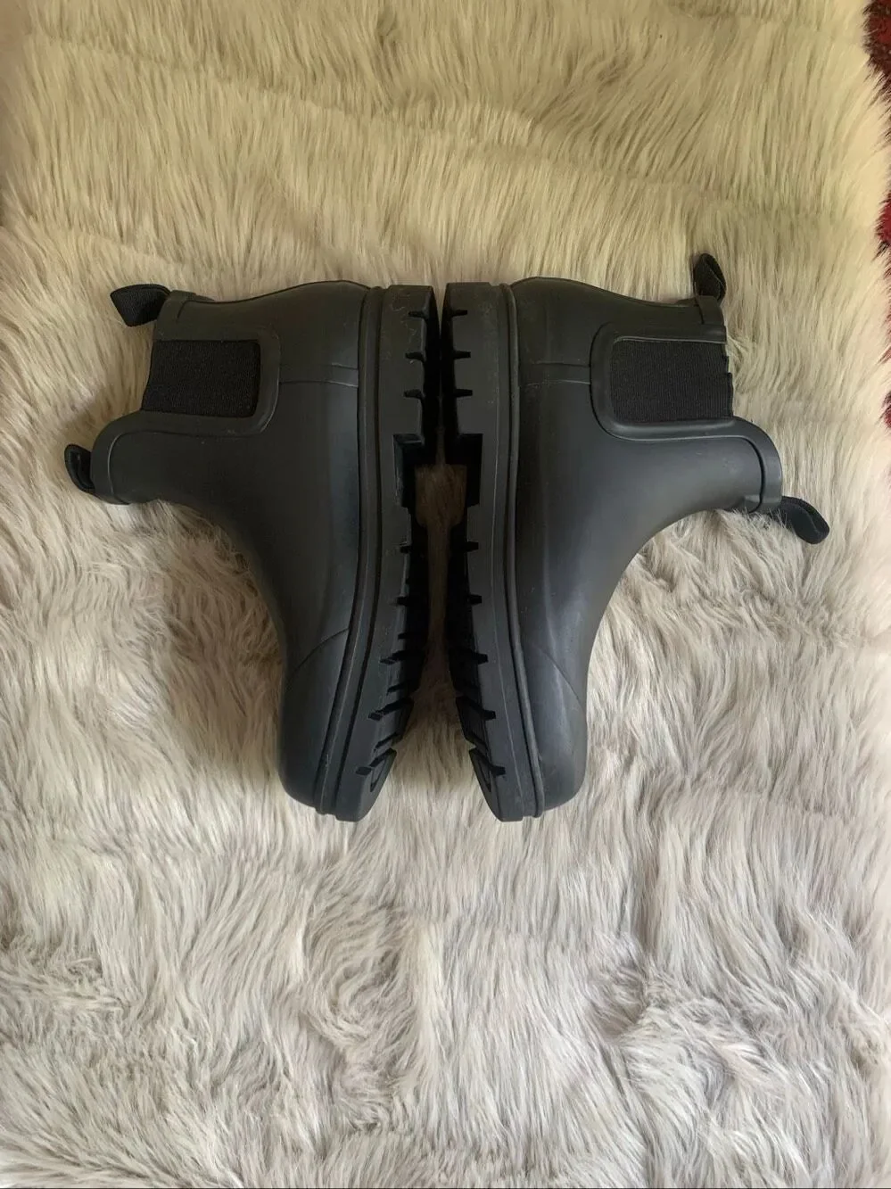 Everlane Black Chelsea Rain Boots Waterproof Lug Sole Size 10
